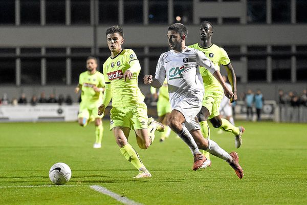 Malmené à Saint-Malo pour son entrée en lice au tour précédent, le SM Caen de Vandermersch et Cissé tentera de se qualifier à Vire pour les 32e de finale de Coupe de France.