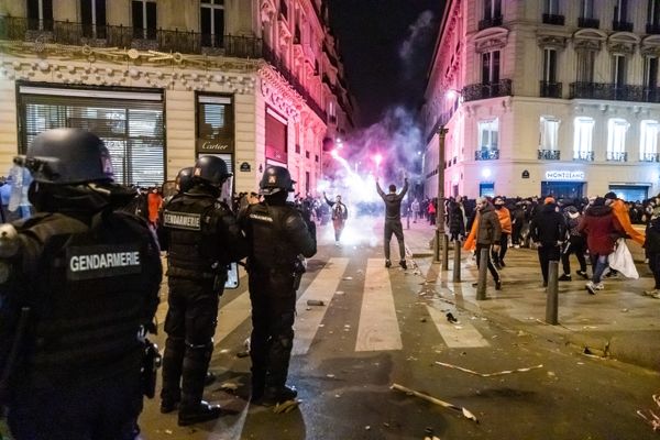 5000 policiers et gendarmes mobilisés à Paris pour encadrer les célébrations de la demi-finale du Mondial France-Maroc