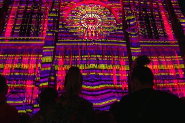 Les couleurs vives danseront sur la façade occidentale de la cathédrale trois fois par soirs jusqu'au 30 septembre