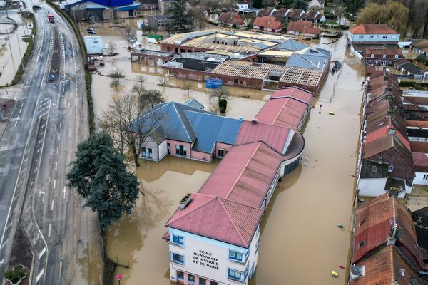 32 maisons de la rue Henry Puype à Arques (Pas-de-Calais) devraient être rasées, suite aux inondations de novembre 2023 et janvier 2024.