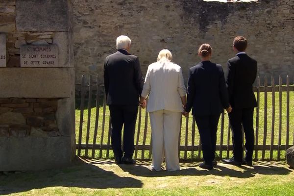 Robert Hébras n'est plus là aujourd'hui mais sa petite fille Agathe poursuit les commémorations d'Oradour chaque 10 juin. Elle nous raconte l'amitié de son grand-père, rescapé du massacre, avec un Allemand, puis la rencontre avec la petite fille d'un soldat SS. Le jeune femme allemande était aux côtés d'Agathe Hebras pour les 80es commémorations du massacre.