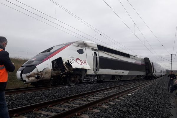 Le train accidenté le 5 mars 2020 en direction de Paris.