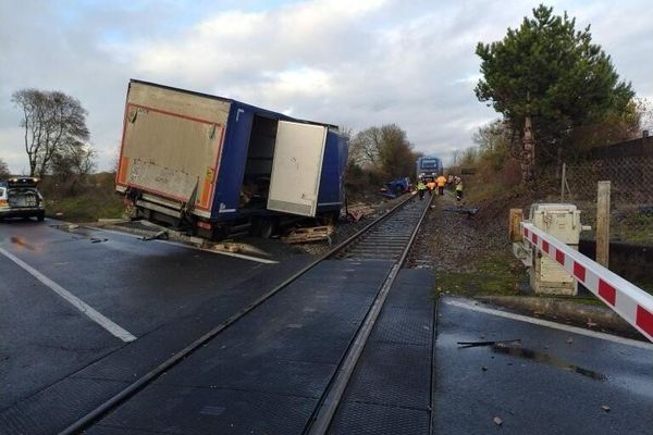 Une collision s'est produite ce mercredi 13 décembre 2023 entre un train régional (TER) et un camion près de Rocamadour, dans le Lot.