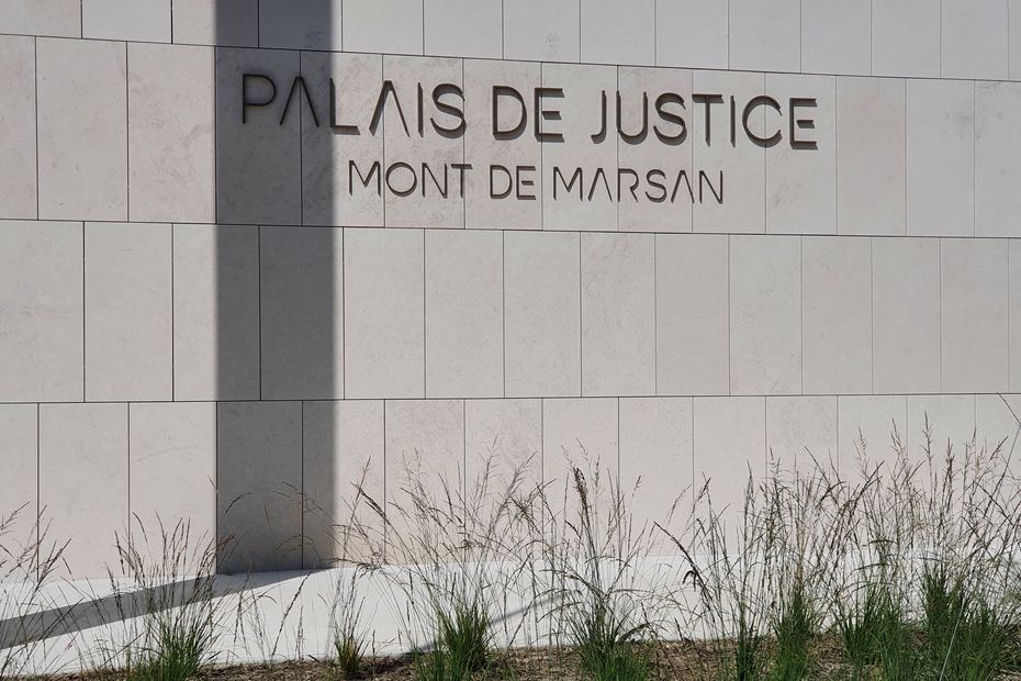 A drunk driver appears for the death of two young people on a road in the Landes