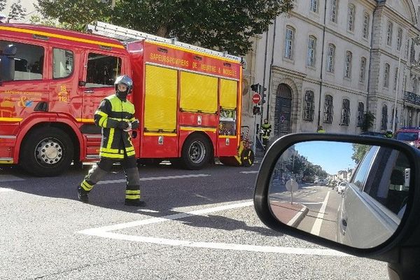 Importante fuite de gaz avenue de Strasbourg à Nancy (Meurthe-et-Moselle). 