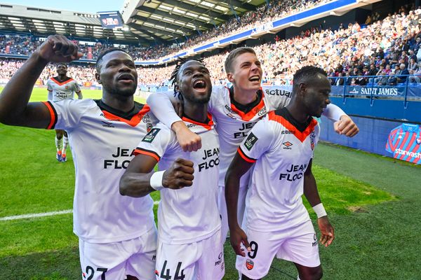 La joie de Mohamed Bamba et ses coéquipiers lorientais après le but du 2-1 contre Caen, ce samedi 5 octobre 2024.