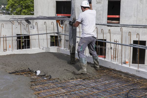 Les fortes chaleurs sont un facteur aggravant des accidents sur les chantiers de construction.