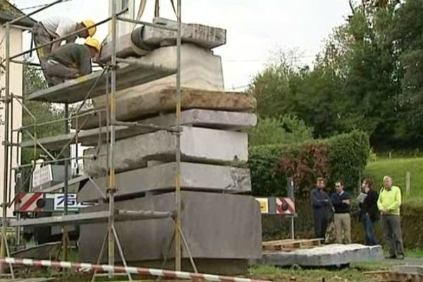 Une oeuvre du sculpteur plasticien Guillaume Leblond pour monument aux morts