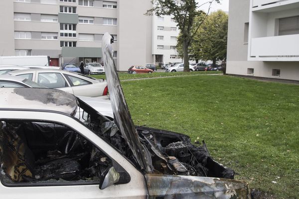 Des voitures avaient été brûlées la nuit du 31 octobre 2019 à Ostwald