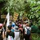 L'un des cortèges organisés, samedi 8 juin 2024 à Puylaurens dans le Tarn, lors d'un nouveau week-end de mobilisation des opposants à l'autoroute A69.