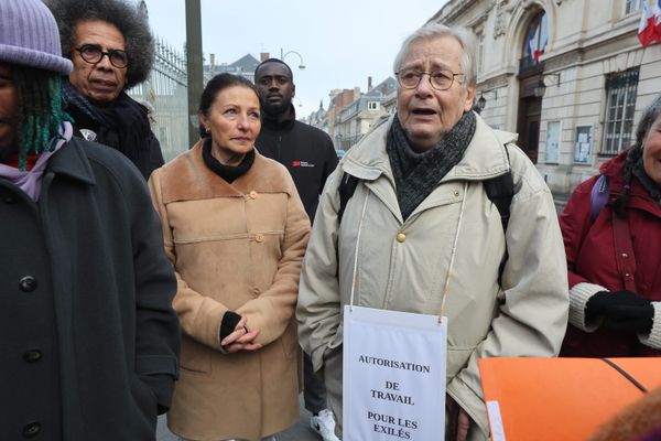 "J'ai la chance d'avoir un mauvais caractère donc je me défends", plaisante Guy de la Motte Saint-Pierre.