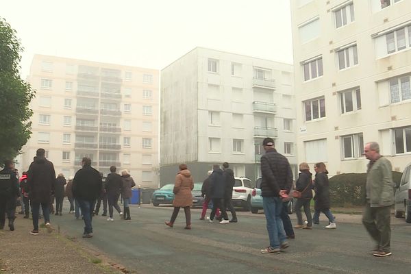 Une quarantaine d’habitants ont participé à une marche exploratrice dans le quartier des Provinces, à Bihorel.