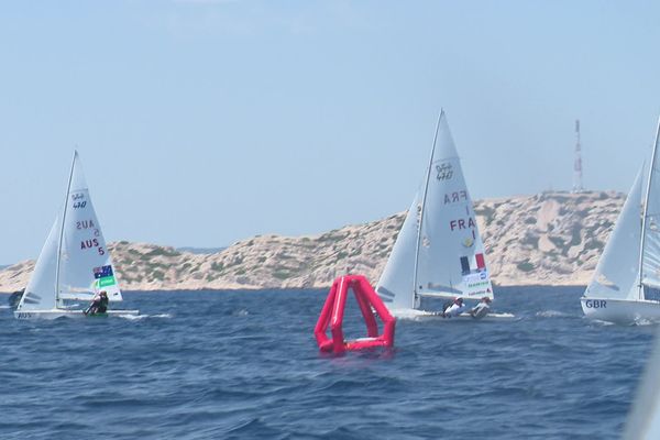 Grande répétition générale pour les athlètes de voile à Marseille avant les JO de Paris 2024.