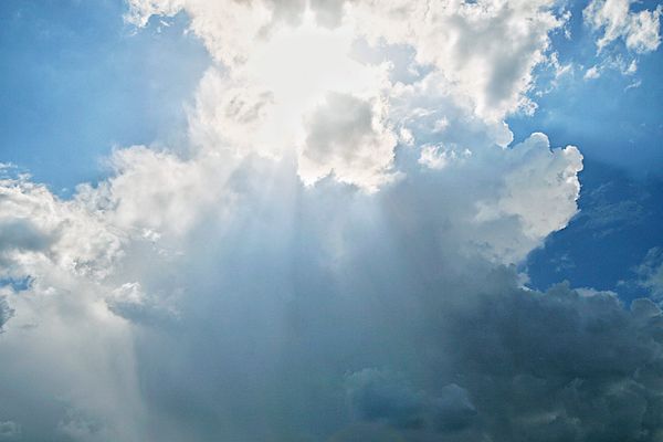 Soleil et nuages se partageront le ciel aujourd'hui