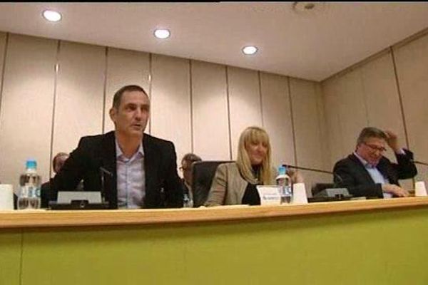 Gilles Simeoni, Emmanuelle de Gentili et Jean-Louis Milani lors du conseil municipal de Bastia, mardi 22 décembre 2015