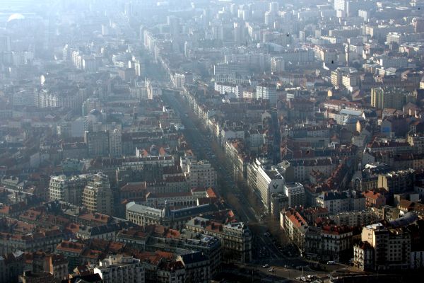 Illustration. Grenoble et la région alpine sont touchés ces derniers jours par des concentrations d'ozone.