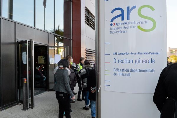 Lundi 20 septembre, des manifestants se sont rassemblés devant les locaux de l'ARS à Montpellier 