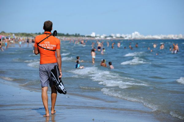 La pénurie de sauveteurs sur les plages pousse la SNSM à lancer un appel d'urgence.