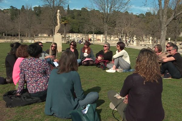 Les soignants du CHU de Nîmes, suspendus pour avoir refusé de se faire vacciner dénoncent une communication rompue avec leur hiérarchie.