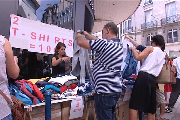 Les premiers visiteurs de la braderie ce Vendredi Matin