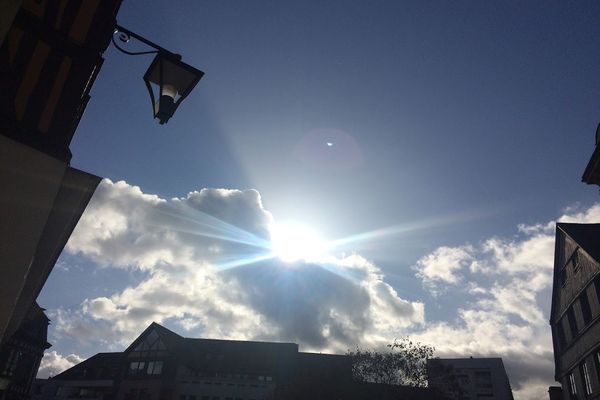 Journée plutôt bien ensoleillée sur la région, et peu de nuages jusqu'en fin d'après-midi