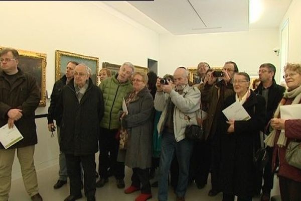 Les donateurs devant le Chêne de Flagey de Courbet au musée d'Ornans