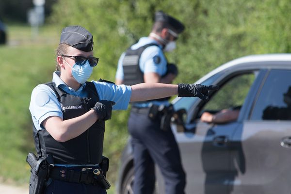 Les gendarmes mènent leurs enquêtes sur la base d'observations des patrouilles et des contrôles de voie publique.