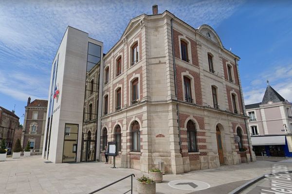 C'est lors du conseil municipal à la mairie de Romilly-sur-Seine que l'altercation entre les deux élus a eu lieu. 