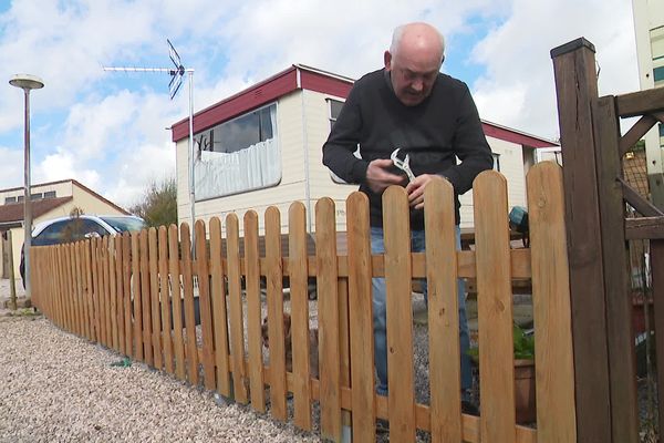 Raccorder son mobil-home à l'eau courante, le geste qui lance la saison du camping