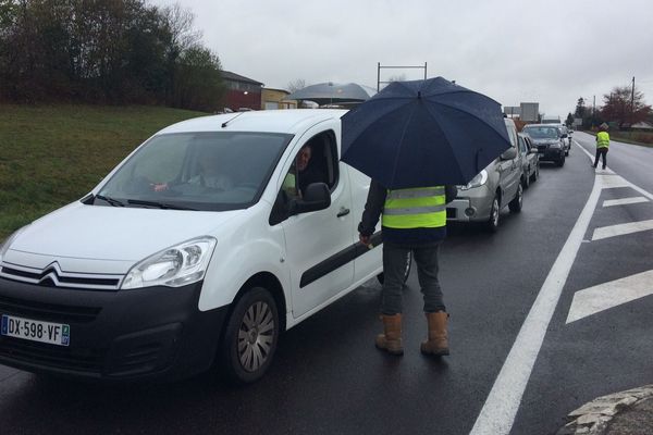 Opération tractage sur la RN 520