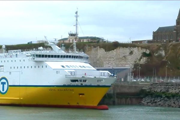 Le car-ferry Transmanche pourrait augmenter son trafic si les ports de Douvres et Calais sont saturés par les contrôles douaniers.