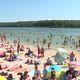 La base nautique Axoplage, dans l'Aisne, un dernier jour ensoleillé avant la rentrée.