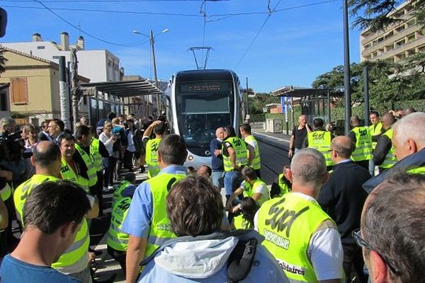 Le 17 octobre, les manifestants ont empêché que le premier roulage se déroule