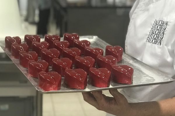 Fauchon se distingue notamment par son savoir-faire en pâtisserie et chocolaterie.