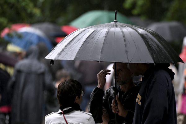 À partir de mardi, des cumuls de pluie pouvant grimper à 100 mm sont attendus localement.