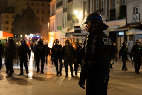 Un policier lors de violences urbaines à Paris le 30 juin 2023. (Illustration)