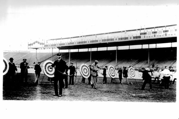 Photographie de l’épreuve de tir à l’arc homme, Jeux olympiques de 1908 à Londres.