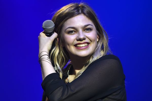 La chanteuse Louane.