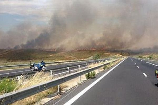 Bizanet (Aude) - l'A61 et l'A9 coupées dans les 2 sens par la gendarmerie entre Narbonne et Lézignan- 14 juillet 2016.