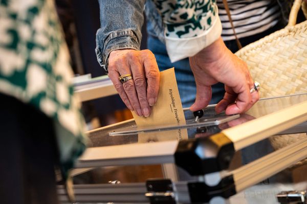 Prises de court par les élections législatives du 30 juin 2024, de nombreuses personnes cherchent à changer de bureau de vote. Mais dans les Hauts-de-France, ce n'est plus possible.