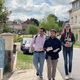 Valentin et les jeunes soutiens du député sortant Stéphane Delautrette (PS-Nouveau front populaire) font aussi du tractage à Flavignac.