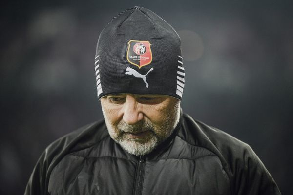 Jorge Sampaoli, réagit lors du match de football de Ligue 1 française entre l'OGC Nice et le Stade Rennais