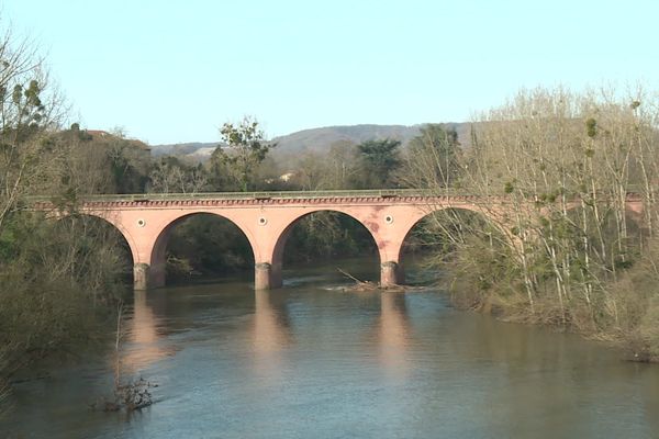 Inspection du pont suspendu Couffouleux dans le Tarn