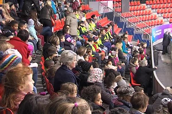 En deux jours, 2.000 écoliers ont pu assister aux répétitions à la patinoire Polesud à Grenoble