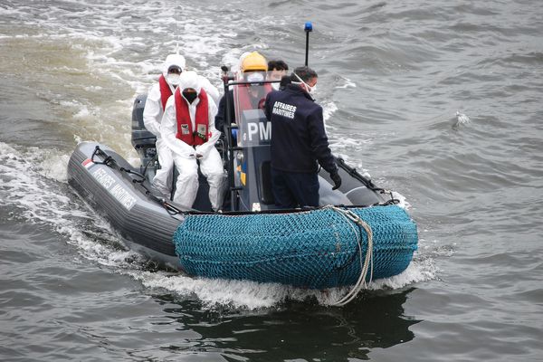 Des migrants secourus à Calais en septembre 2020.