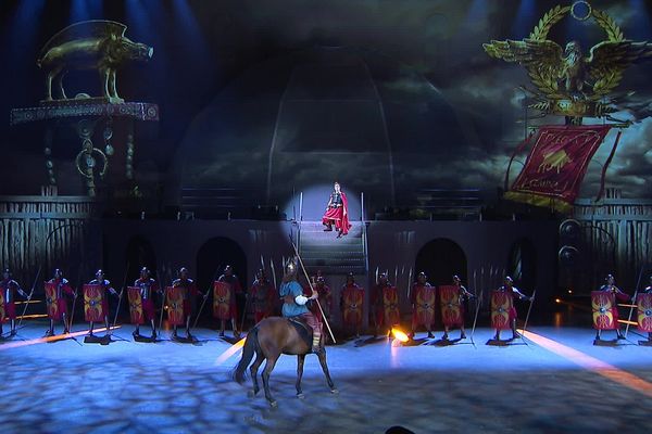 Le spectacle "Raconte-moi la France", sur scène à Clermont-Ferrand le 26 octobre, fait polémique.