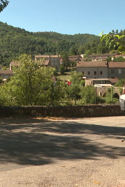 La Dolce Via, randonnée cyclable de 90 kilomètres, suit le tracée d'une ancienne voie de chemin de fer.