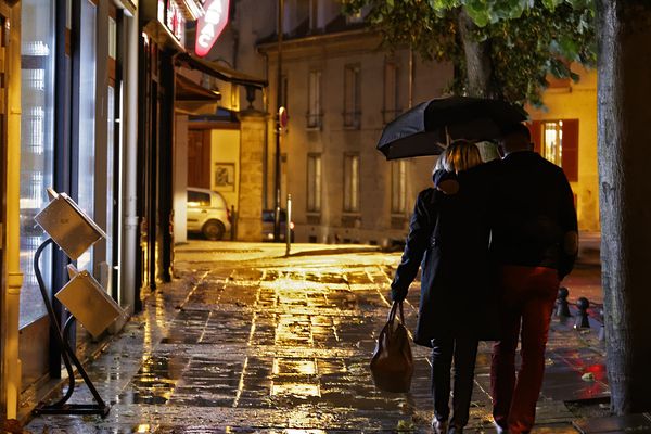 Couple, rue de Compiègne