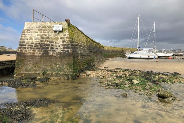 Le vieux Môle de Pornichet se verra bientôt doté d'une nouvelle passerelle, d'ici 2025. L'ancienne avait subi les forces de la tempête Xynthia, il y a 14 ans.