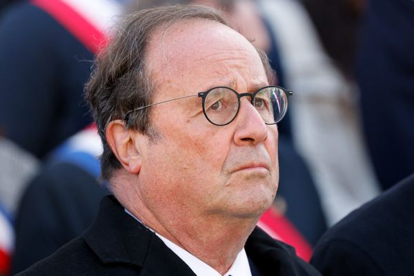 François Hollande lors des cérémonies d'hommage aux victimes des attentats ce 7 janvier 2025